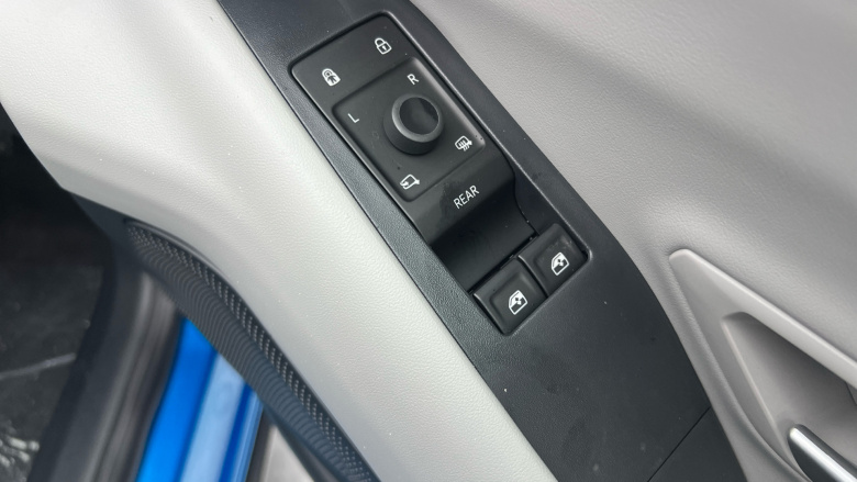 Ford Explorer 210kW Select 77kWh 5dr Auto Electric Estate